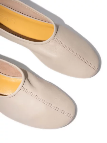 Balerinos By Far