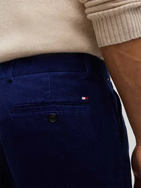 Spodnie sztruksowe o kroju slim fit z mieszanki bawełny Tommy Hilfiger niebieskie