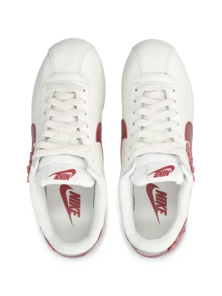 Φλοράλ μπλούζα Nike με απλικέ με ψηλή μέση μαύρο