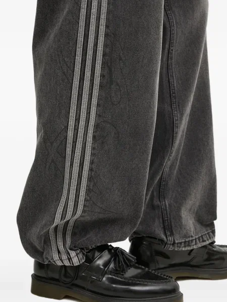 Prugaste bermuda kratke hlače Adidas s vezicama s čipkom smeđa