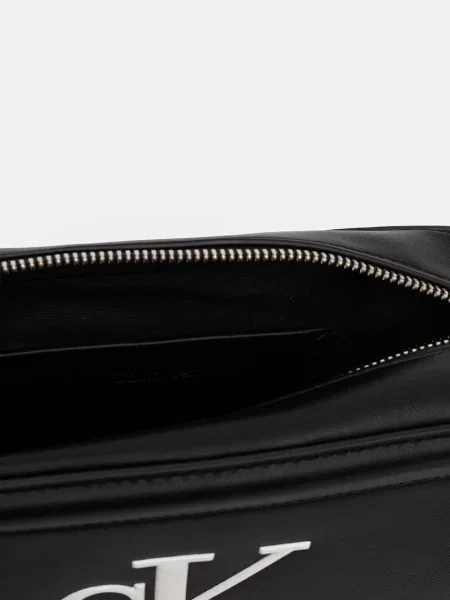 Műbőr kézitáska Calvin Klein fekete