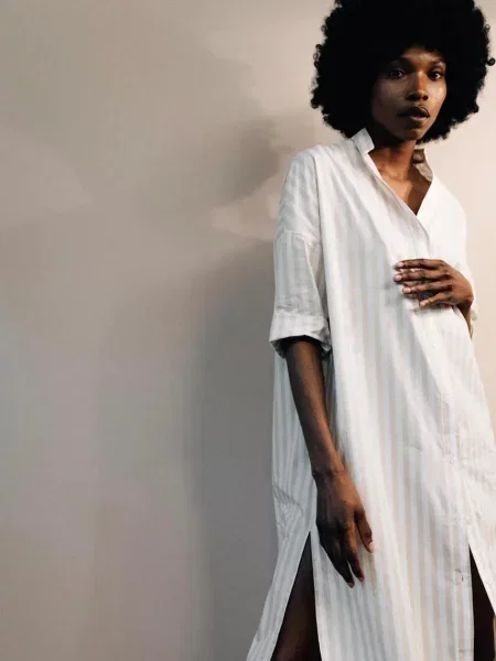 MUUV. sukienka midi oversize beżowy