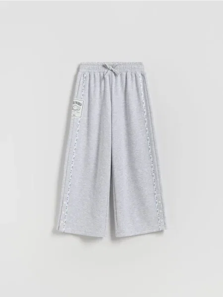 Reserved Pantaloni de trening SmileyWorld® deschis gri