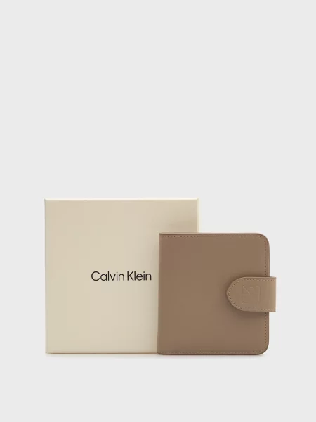 Кожаный кошелек Calvin Klein бежевый