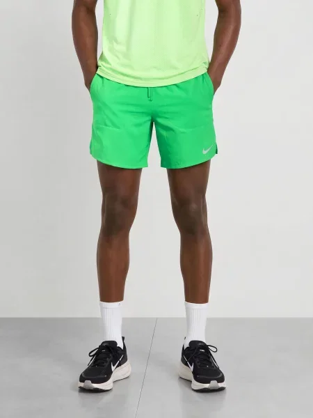 Nike Bežecké Šortky 2 V 1 Stride neonově zelená