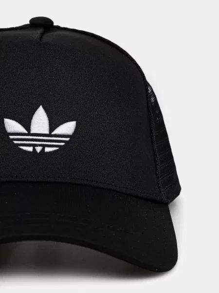 Кепка adidas Originals CURVED TRUCKER однотонна чорний