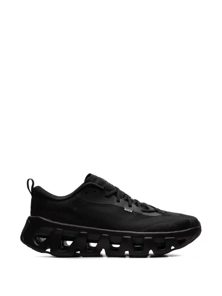 Sneaker On fekete