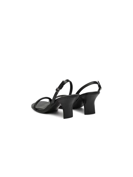 Calvin Klein Sandali s paščki črna