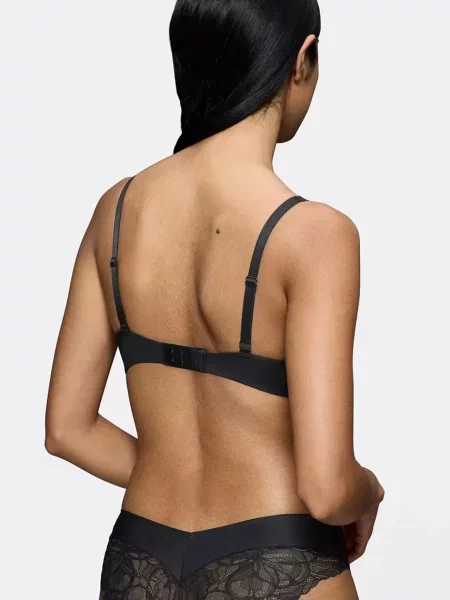 Triumph trojuholníková podprsenka čipkovaná Body Make-Up Illusion Lace čierna