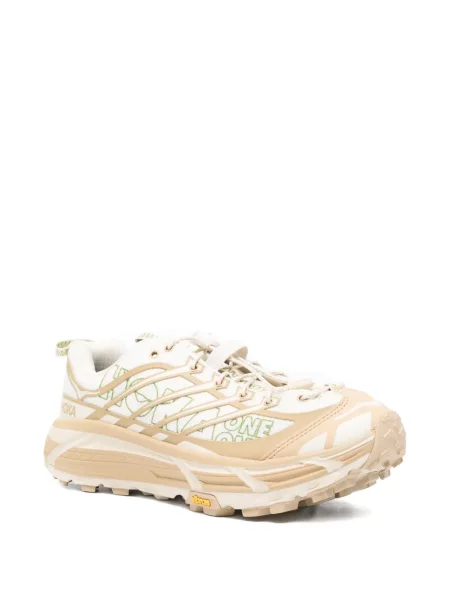 Sneakerși Hoka cu autograf