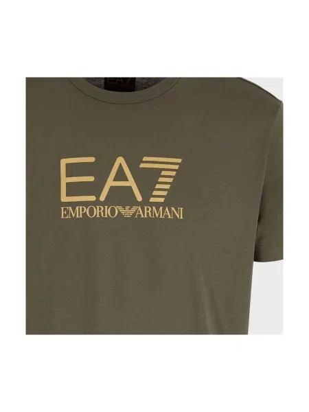 Tricou
