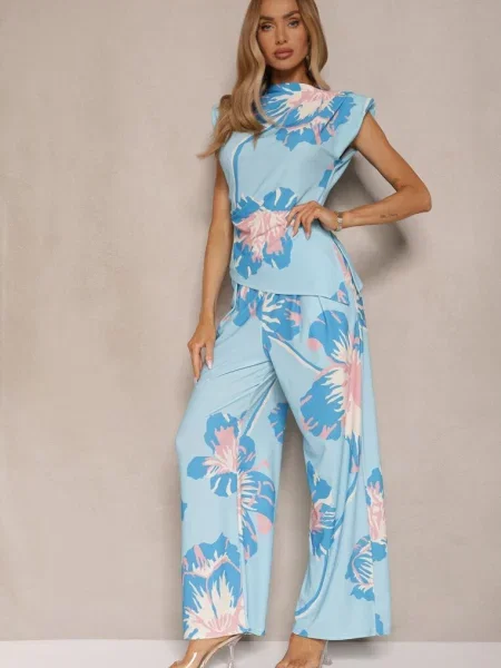 Komplet Marszczona Bluzka o Asymetrycznym Kroju i Szerokie Spodnie w Kwiaty Linidia niebieski