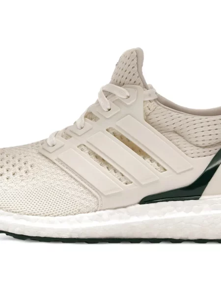 Prugaste trčanje tenisice Adidas UltraBoost bijela