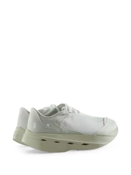 Sneakerși On alb