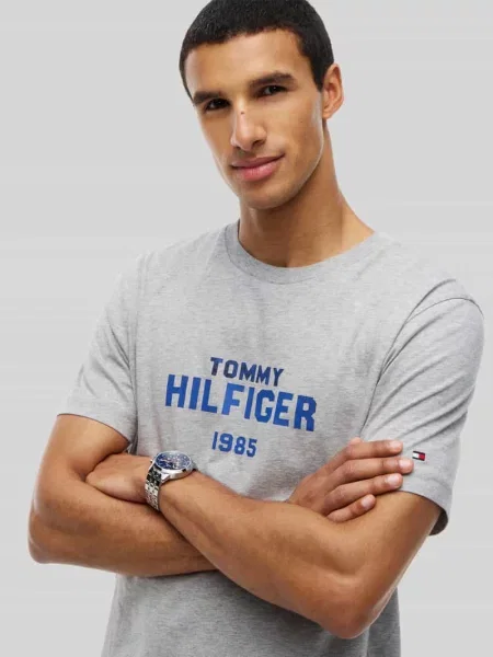 T-shirt o kroju regular fit z czystej bawełny Tommy Hilfiger