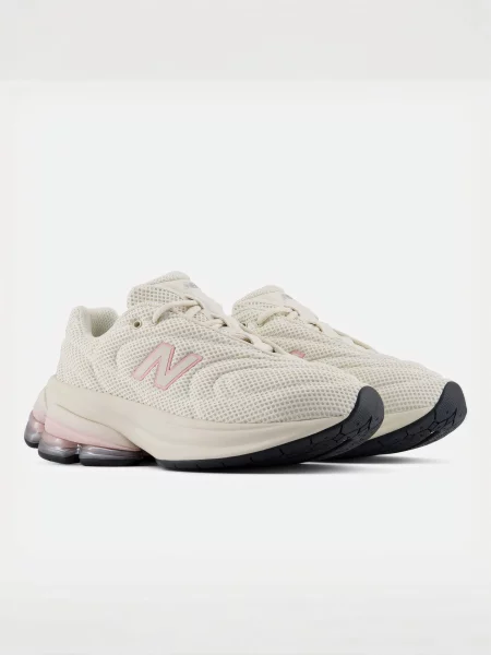 Повседневные кроссовки New Balance бежевые
