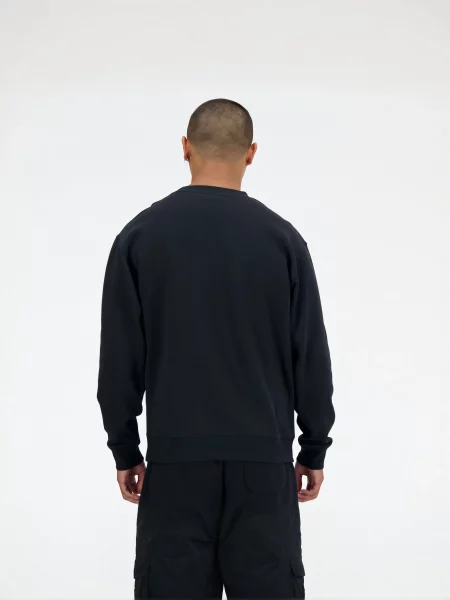 Свитер New Balance черный