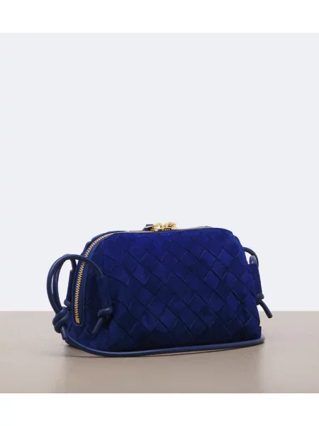 Semišová crossbody kabelka Bottega Veneta modrá
