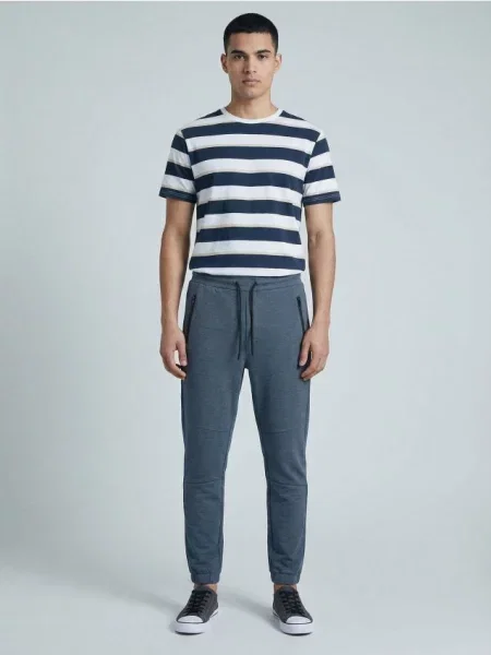 Sinsay Spodnie dresowe jogger granatowy