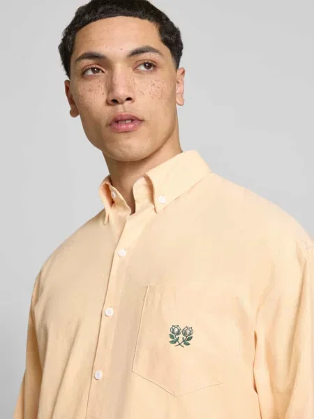 Koszula casualowa o kroju regular fit z kwiatowym haftem Another Cotton Lab