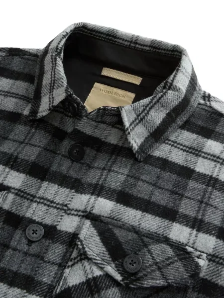 Cămașă Woolrich de lână în carouri negru