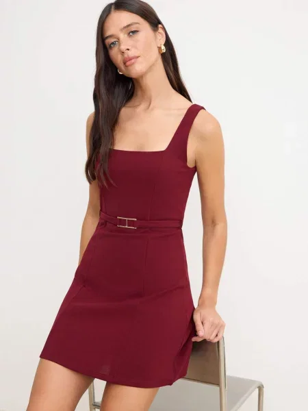 Trendyol Rochie de vară rubiniu