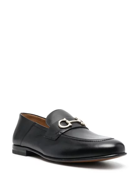 Iš natūralios odos loaferiai Ferragamo su sagtimis juoda