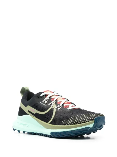 Top Nike crna