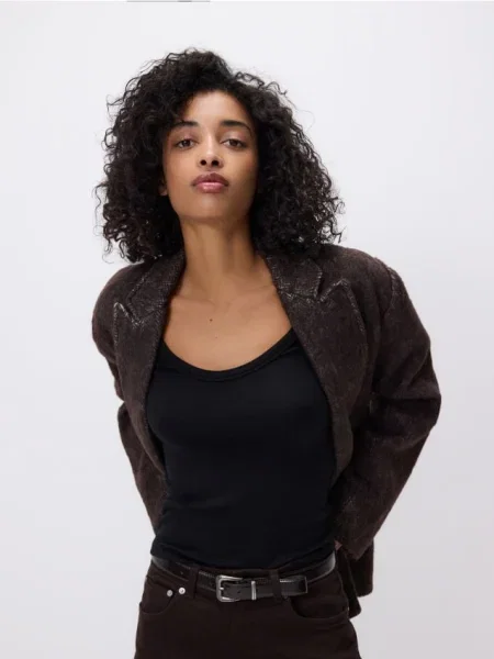 Reserved Tricou cu mânecă lungă cu conținut ridicat de modal negru