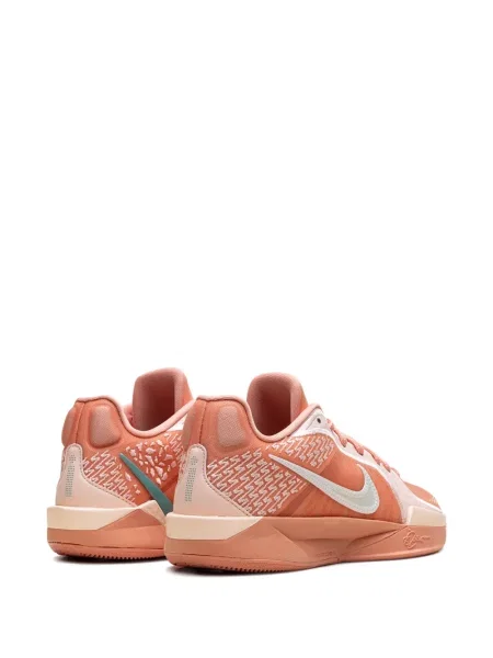 Sneaker Nike LeBron narancsszínű