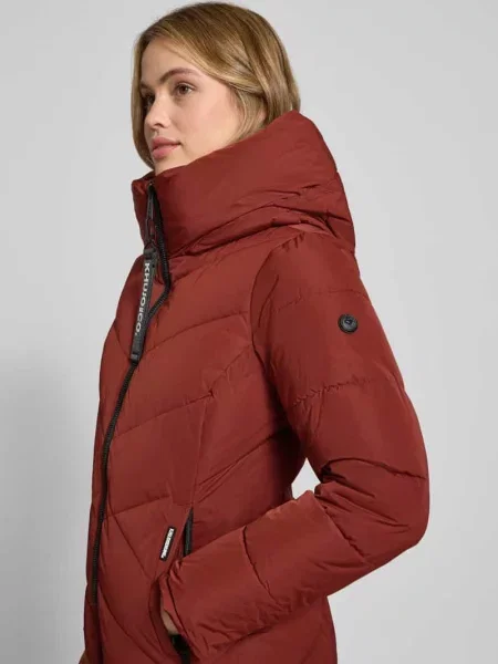 Płaszcz pikowany o kroju regular fit z nadrukiem z logo model ‘Darka’ Khujo