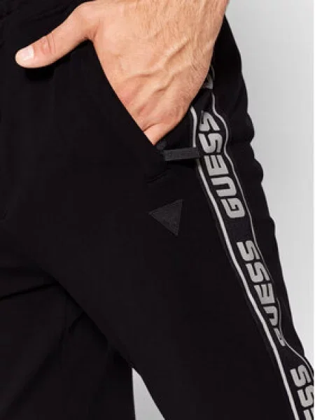 Guess Sportinės kelnės juoda