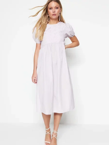 Sukienka midi Trendyol z rękawami balonowymi biała