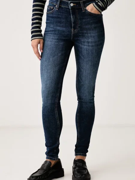 Tommy Jeans pentru femei