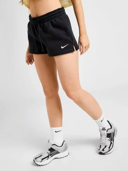 Спортивные шорты Nike черные