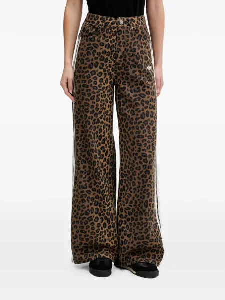 Jeansy Adidas z nadrukiem w panterkę z kapturem czarne