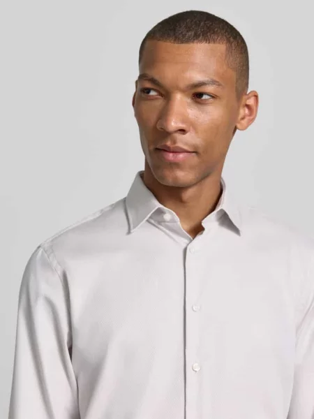 Koszula o kroju slim fit biznes z kołnierzykiem typu kent Jake*s