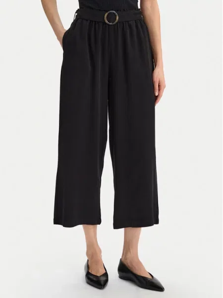 Vero Moda Ohlapne hlače Bree Cropped Fit črna