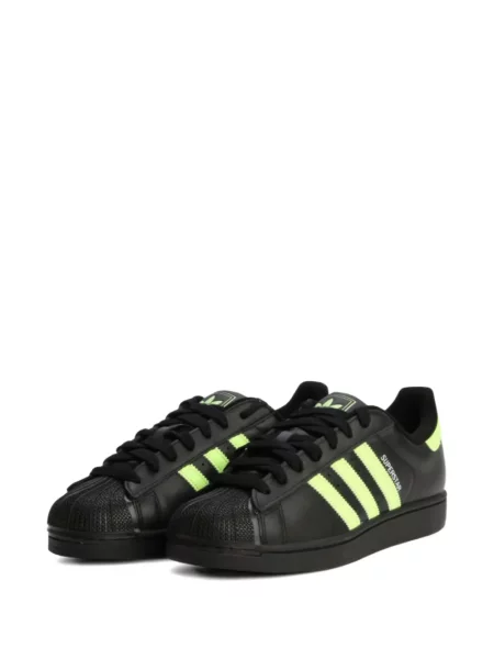 Ριγέ sneakers Adidas Superstar μαύρο