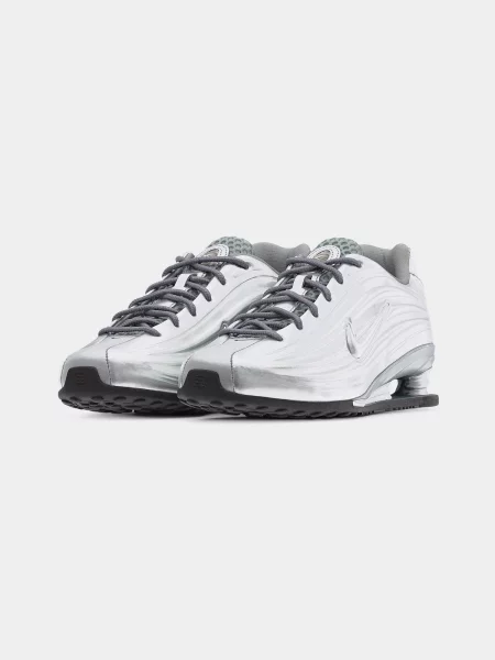 Nike Sportswear Nizke superge Shox Z srebrna