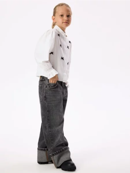 Reserved Jeansy super wide leg z breloczkiem czarny