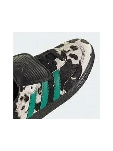 Pantofi Adidas cu imagine negru