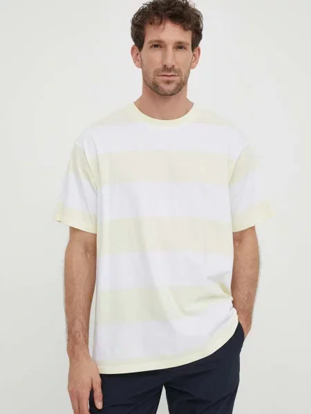 Тениска Levi's жълто с десен червено