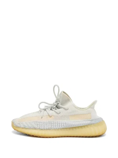 Sneakerși Adidas Yeezy cu șireturi din dantelă