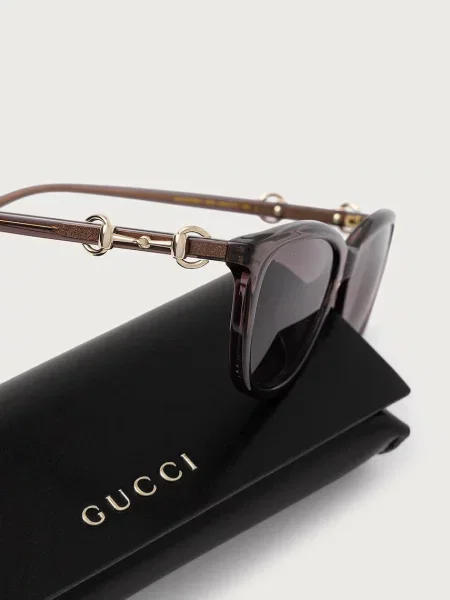 Солнцезащитные очки Gucci