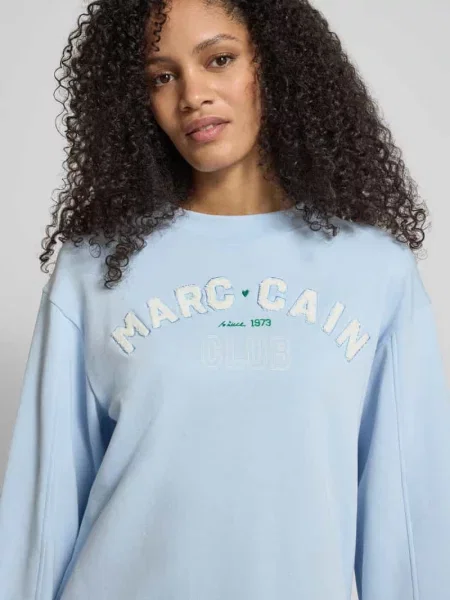 Bluza o kroju relaxed fit z detalem z logo Marc Cain