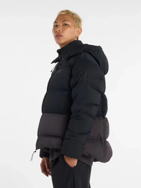 Пуховик New Balance черный