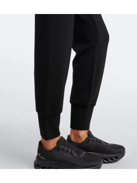 Pantaloni sport Varley din jerseu negru