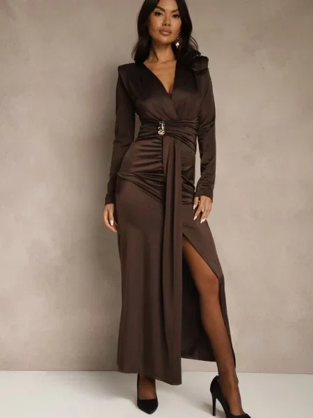 Koktajlowa Sukienka z Rozcięciem na Nogę Zdobiona Trenem Atirga brązowa