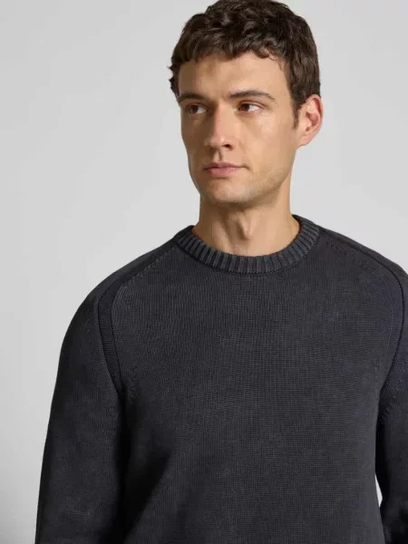 Sweter z dzianiny o kroju regular fit z czystej bawełny model ‘VAANJO’ Armedangels czarny